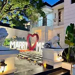435 On Vale Boutique Aparthotel