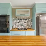 Cozy Escape In Windsor West