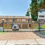 Cozy Escape In Windsor West