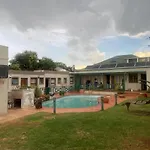 Valleycenter Guest Lodge