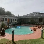 Valleycenter Guest Lodge
