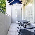 I St Tropez Sandton Luxury Suites