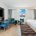Hampton By Hilton Sandton Grayston