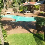 125 On Van Buuren Road Guest House