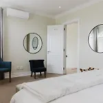 Hyde Park Retreat