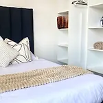Upmarket Retreat