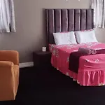 Yellow Stars Guesthouse Ltd
