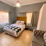 Gael Guest 5