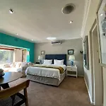 The Ridgeback, 4 Bedroom House Bryanston