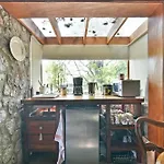Festina Lente Guesthouse