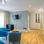 Adinkra Boutique Hotel