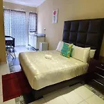 Evelyn Place