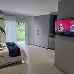 Fine Garden Suites