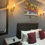 Maisonone
