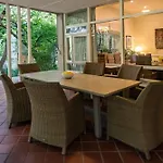 Melrose Place Boutique Hotel