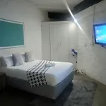 Chic Urban Maboneng Getaway, Free Wi-Fi