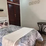 Goodnight Guest Lodge