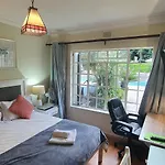 Peppertree Guest House Paulshof Jhb Solar No Loadshedding