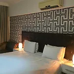 Ascot Hotel