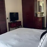 Luxury 1-Bedroom Suite In Sandton