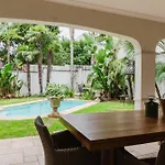 Hyde Park Retreat