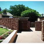 Suburbian Lodge