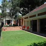 Fifteenon Orange Guest Lodge