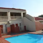 Flamboyant Guest Lodge