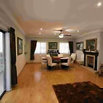 Acacia Grove Guest House