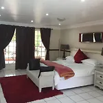 Summerview Guest Lodge