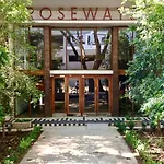 111 Roseways