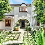 Doveton House