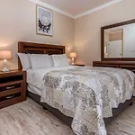 Upmarket Sandton Apartment