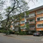 Modern Apartment In Rosebank