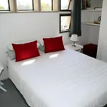 Spacious Cottage In Parkhurst