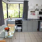 Spacious Cottage In Parkhurst