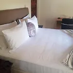 Alimop Guesthouse
