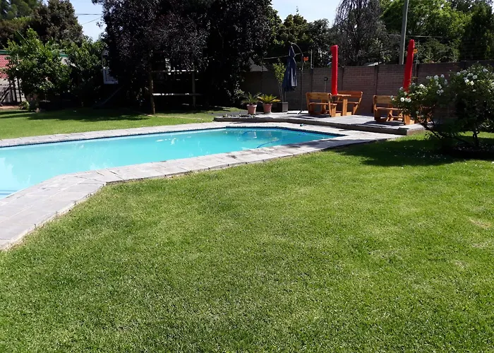 8 Ibis Lane Guest House