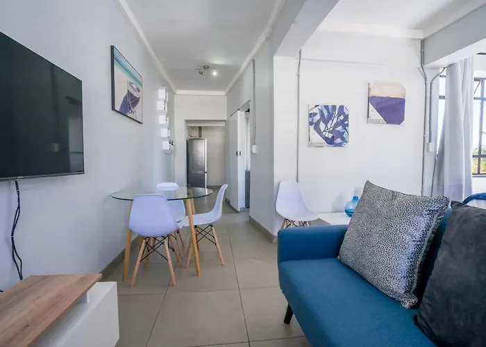 Melville Corner Apartment
