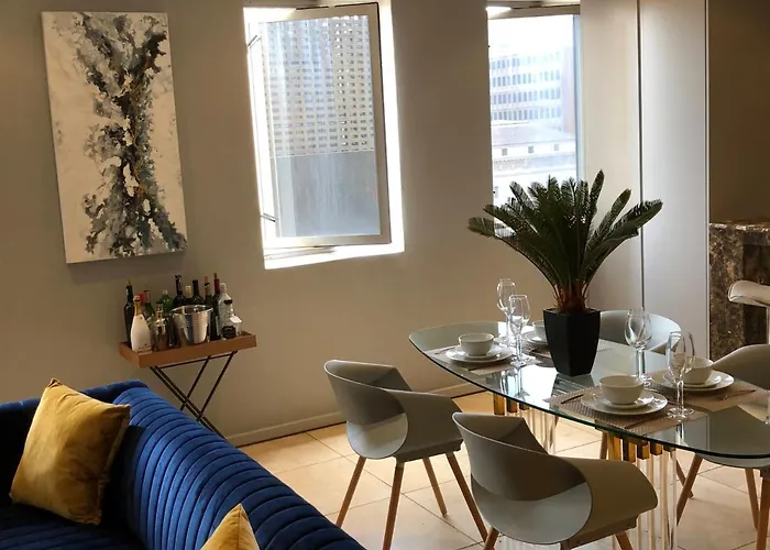 Joburg Gem With A Splash Of Chic & All The Vibe!