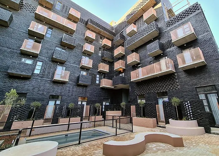 Maboneng City Building Free Wifi And Swimming Pool