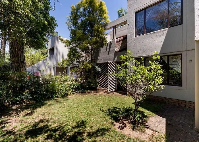 Kami Kukakho: Stunning, Secure 2 Bed Apartment In Bryanston, Sandton