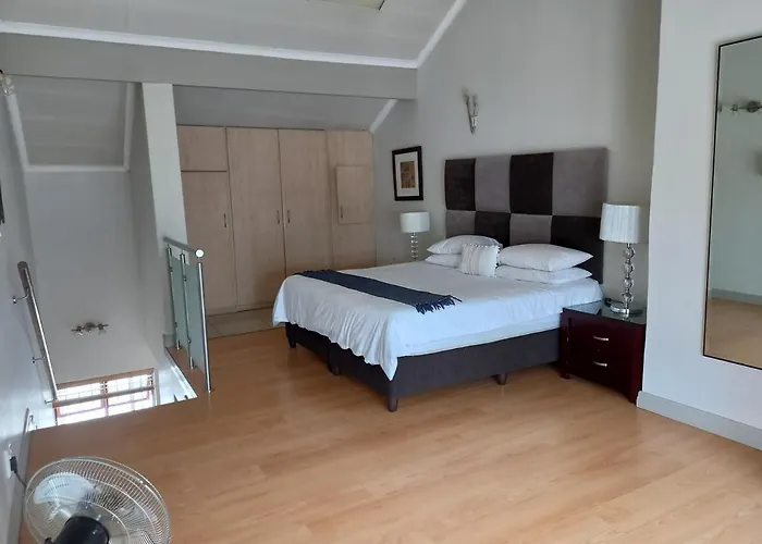 Mount Royal 16 - Large 1 Bed