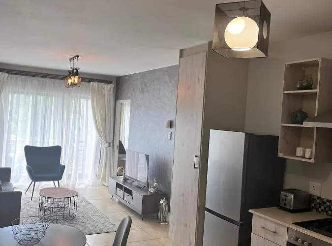 The Cube Apartments, Unit 34 On De La Rey Road