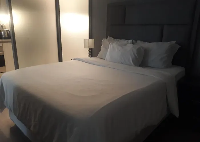 One Perfect Stay Rosebank