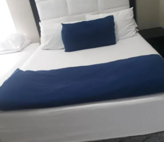 Hotel Amor Rosebank