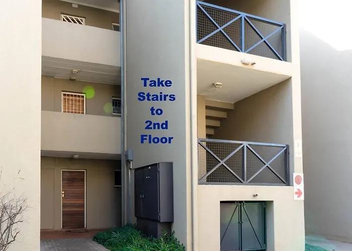 Modern Apartment In Culturally Vibrant Melville 22