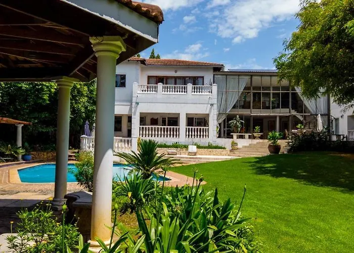 Riverclub Guesthouse