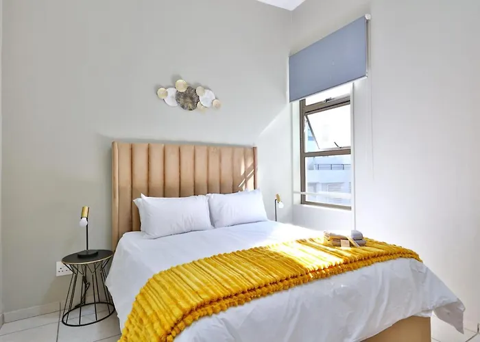 The Golden Getaway One Bed Apt.