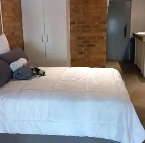 Holly Dream B&B At Maboneng